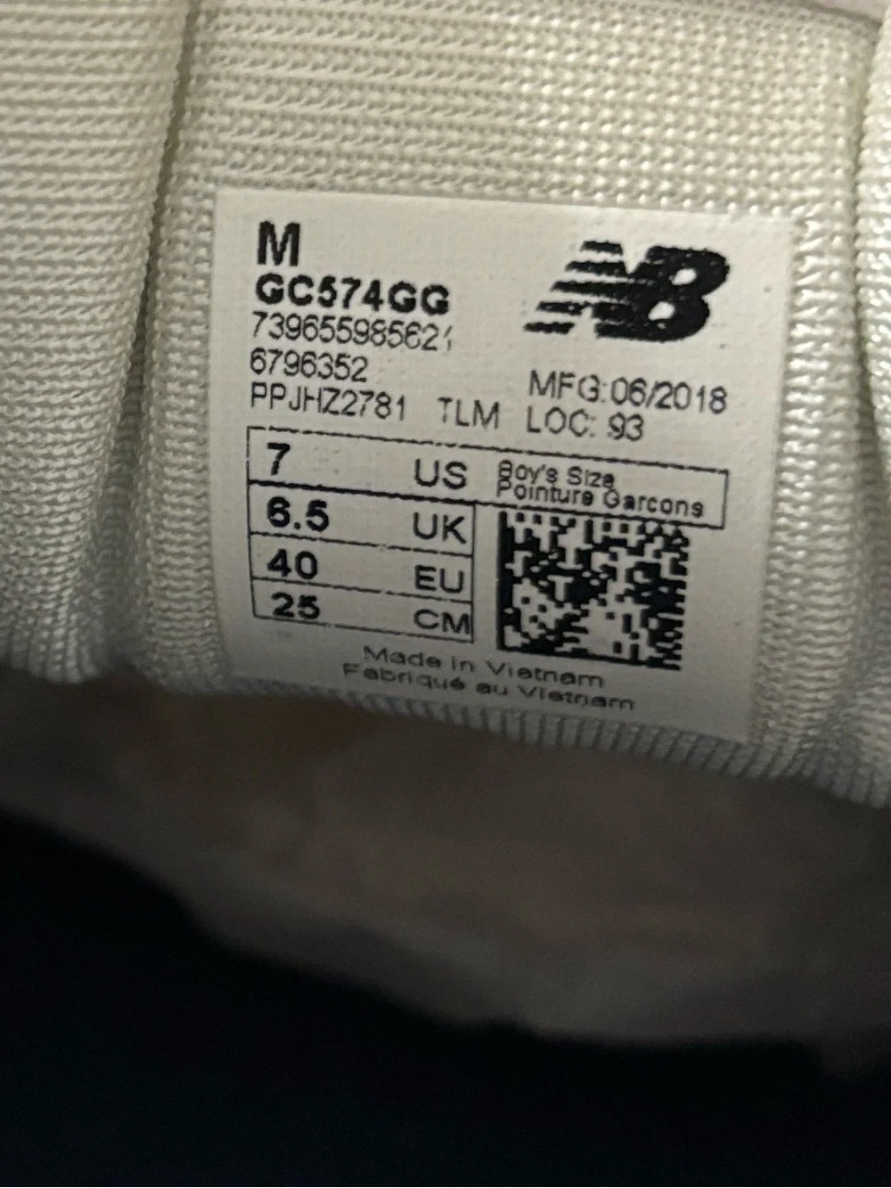 New Balance 574 Gray and White Lace-Up Sneakers Women’s size 8.5/9